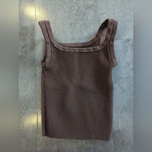 Cuts brown tank